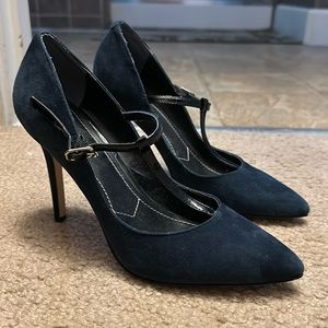 Charles David T strap Suede blue heels